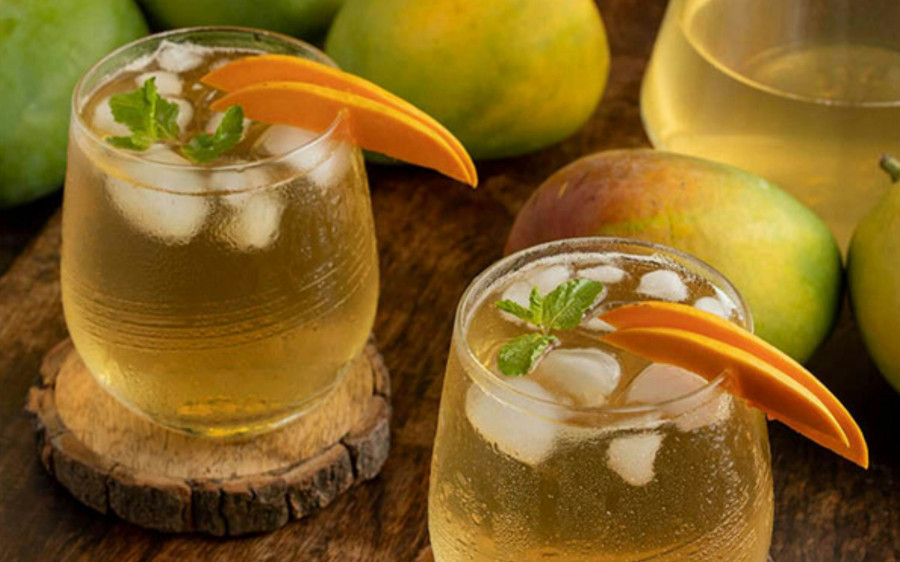 Δροσερό iced tea με μάνγκο έτοιμο σε μόλις 15 λεπτά