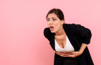 Ποια τρόφιμα πρέπει να τρώτε για να καταπολεμήσετε τη δυσκοιλιότητα;