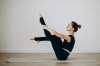 Να πόσα λεπτά Pilates χρειάζεσαι για να «κάψεις» μια raclette