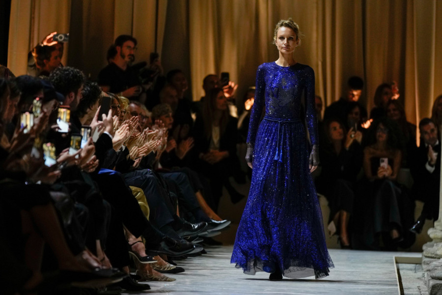 Αποκαλύφθηκε στο show του Giorgio Armani: Αυτό το αξεσουάρ θα δώσει το απόλυτο twist σε όλα μας τα looks το 2026