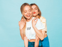 Τι κάνει μια κολλητή αληθινή: Οι 5 κανόνες της σταθερής φιλίας