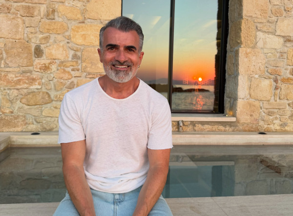 Παύλος Σταματόπουλος: Τι ήταν να σταθεί μπροστά σε μια επιγραφή; «Έφαγε» το τρολάρισμα του αιώνα από τον Βασάλο