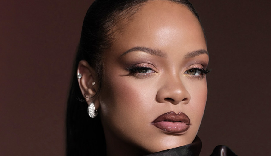 Το νέο bronzer της Fenty Beauty υπόσχεται χρυσαφένια, «blurred» επιδερμίδα από το πρωί έως το βράδυ