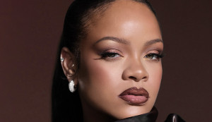 Το νέο bronzer της Fenty Beauty υπόσχεται χρυσαφένια, «blurred» επιδερμίδα από το πρωί έως το βράδυ
