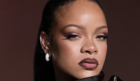 Το νέο bronzer της Fenty Beauty υπόσχεται χρυσαφένια, «blurred» επιδερμίδα από το πρωί έως το βράδυ