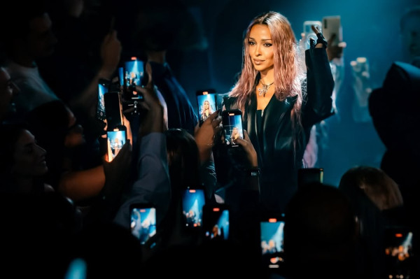 Ελένη Φουρέιρα: Οι δυσκολίες στην εγκυμοσύνη, το μάθημα που θέλει να δώσει στον γιο της και αυτό που την τρομάζει και κλείνεται σπίτι