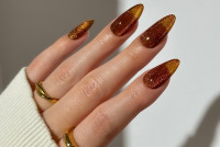 Brown Is The New Black: 10 nail arts που θα λατρέψεις αυτό το φθινόπωρο