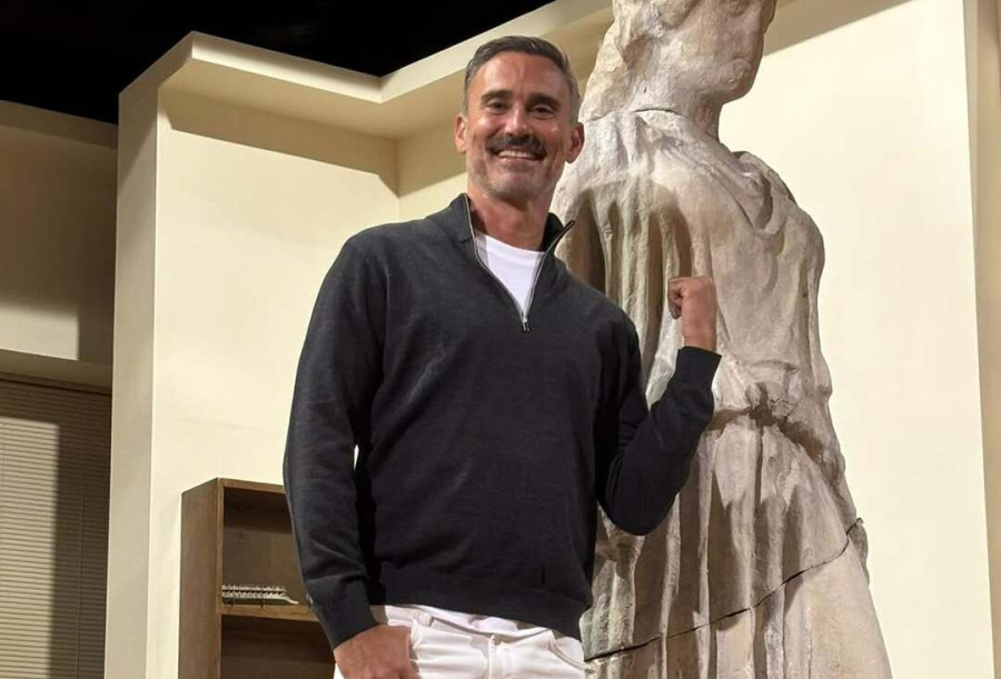 Καπουτζίδης: Πήγε στο Hotel Ermou και η Βίσση τού πέταξε την επική ατάκα από το «Παρά Πέντε» για την ηλικία της και έγινε χαμός