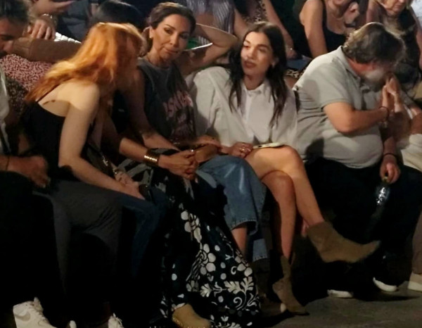Η Δέσποινα Βανδή πήρε την κόρη της και πήγαν θέατρο και όχι για να δουν τον Μπισμπίκη (Αποκλειστικό)