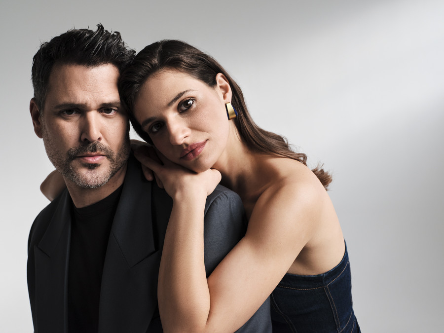 HOTΕΛ ΕΛVIRA: Η Ελβίρα αποφεύγει τον Χάρι ενώ προσπαθεί να γλιτώσει μια μήνυση εναντίον της