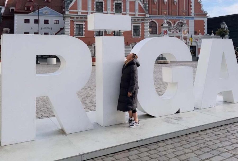 Κατερίνα Καραβάτου: Το ταξίδι στη Ρίγα και οι εικόνες που έκλεψαν την παράσταση στο Instagram