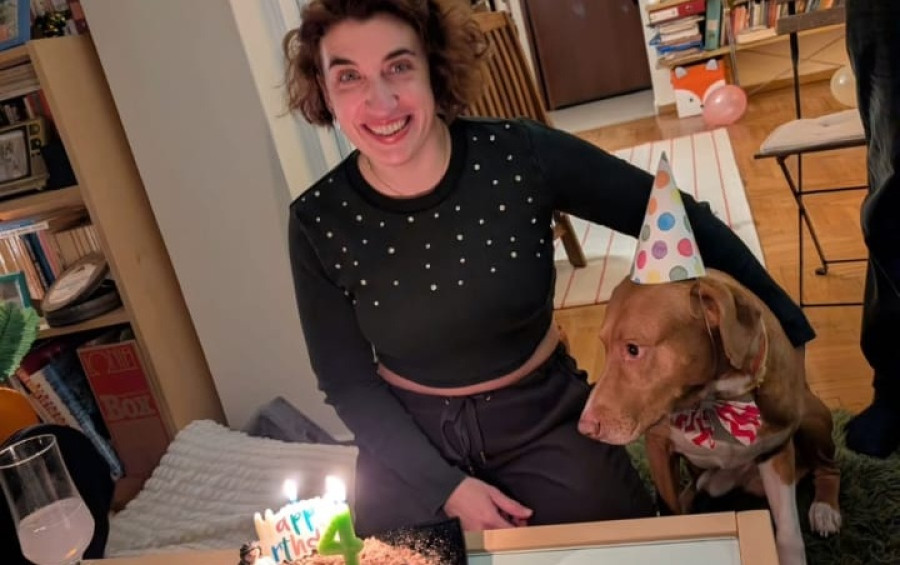 Δανάη Λουκάκη: Ο σκύλος της ο Ορφέας έγινε 4 και του έκανε πάρτι και σκυλότουρτα!