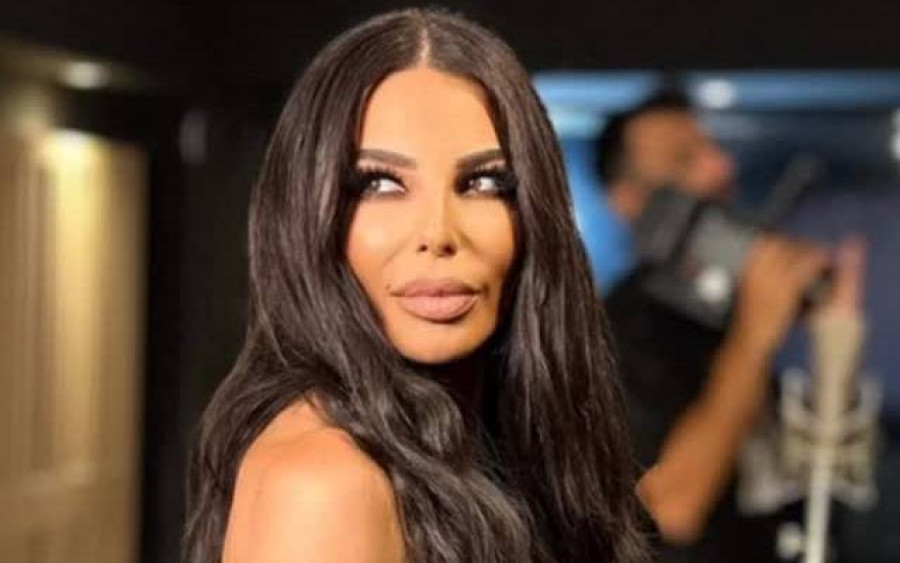 Κέλλυ Κελεκίδου: Ο απίθανος λόγος που έπεσε με τα ρούχα στη θάλασσα στη Χαλκίδα (Αποκλειστικό)