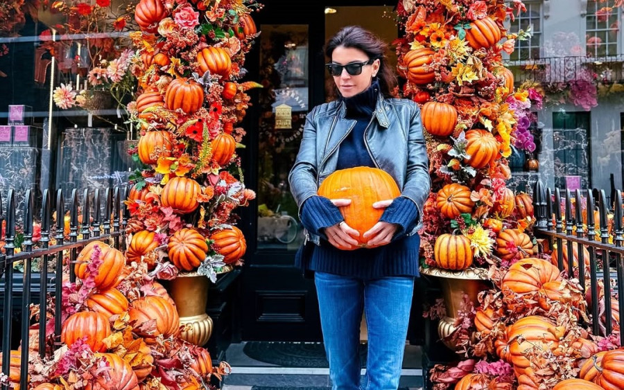 Μαρίνα Βερνίκου: Pre-Christmas πάρτυ με τη Βίκυ Καγιά και καραόκε αλλά άλλο είναι αυτό που «κλέβει» την παράσταση