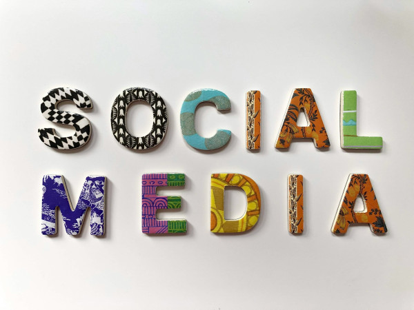 Πόσο χρόνο ξοδεύεις πραγματικά στα social media;
