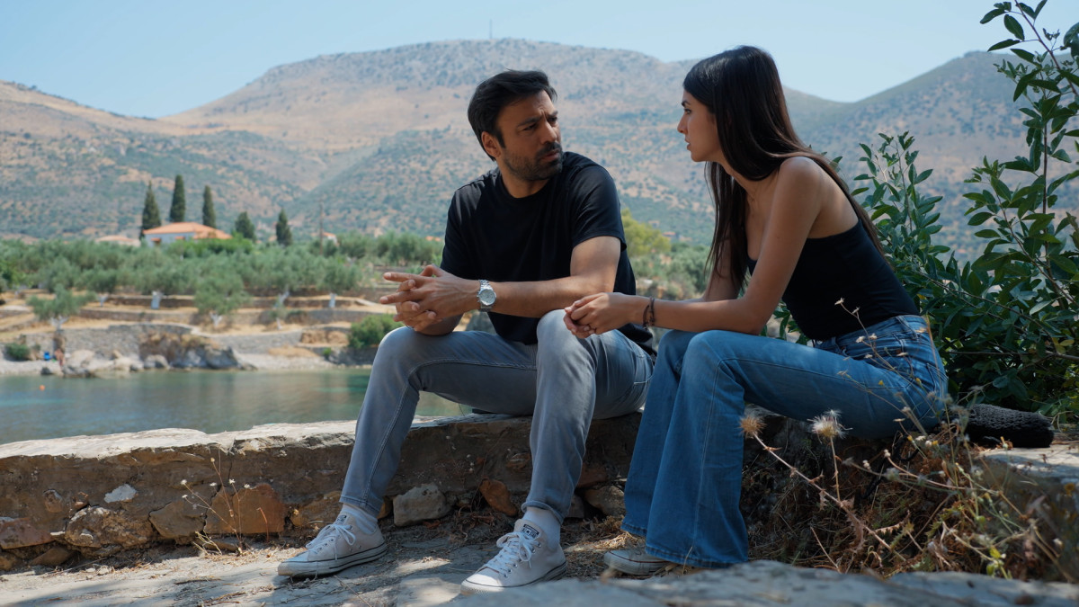 Η γη της ελιάς: Ο Στέφανος κάνει επιτέλους την πρόταση γάμου στη Βασιλική αλλά...