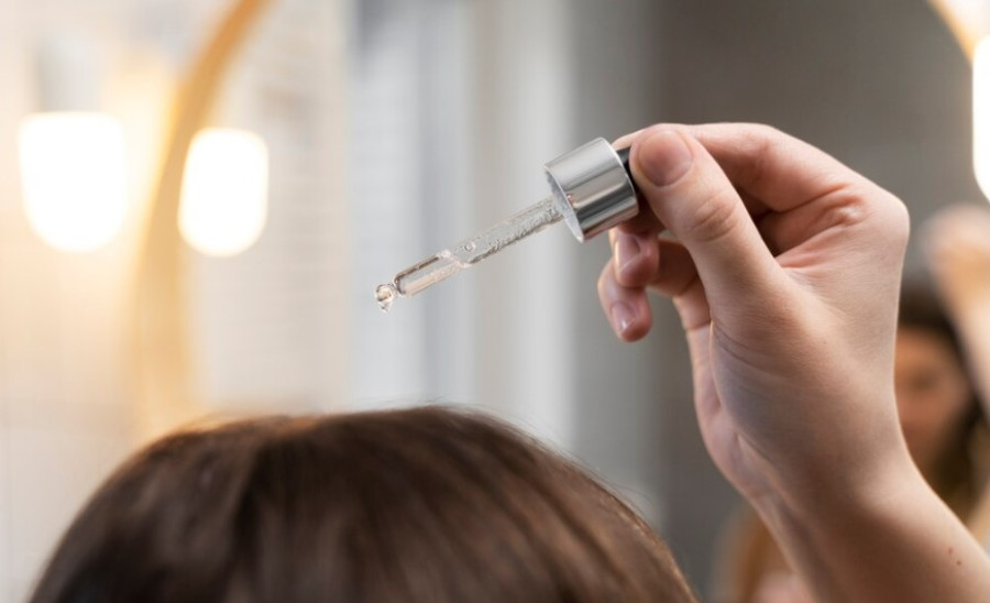 Hair oil: Πώς να το εφαρμόσεις σωστά στα μαλλιά σου