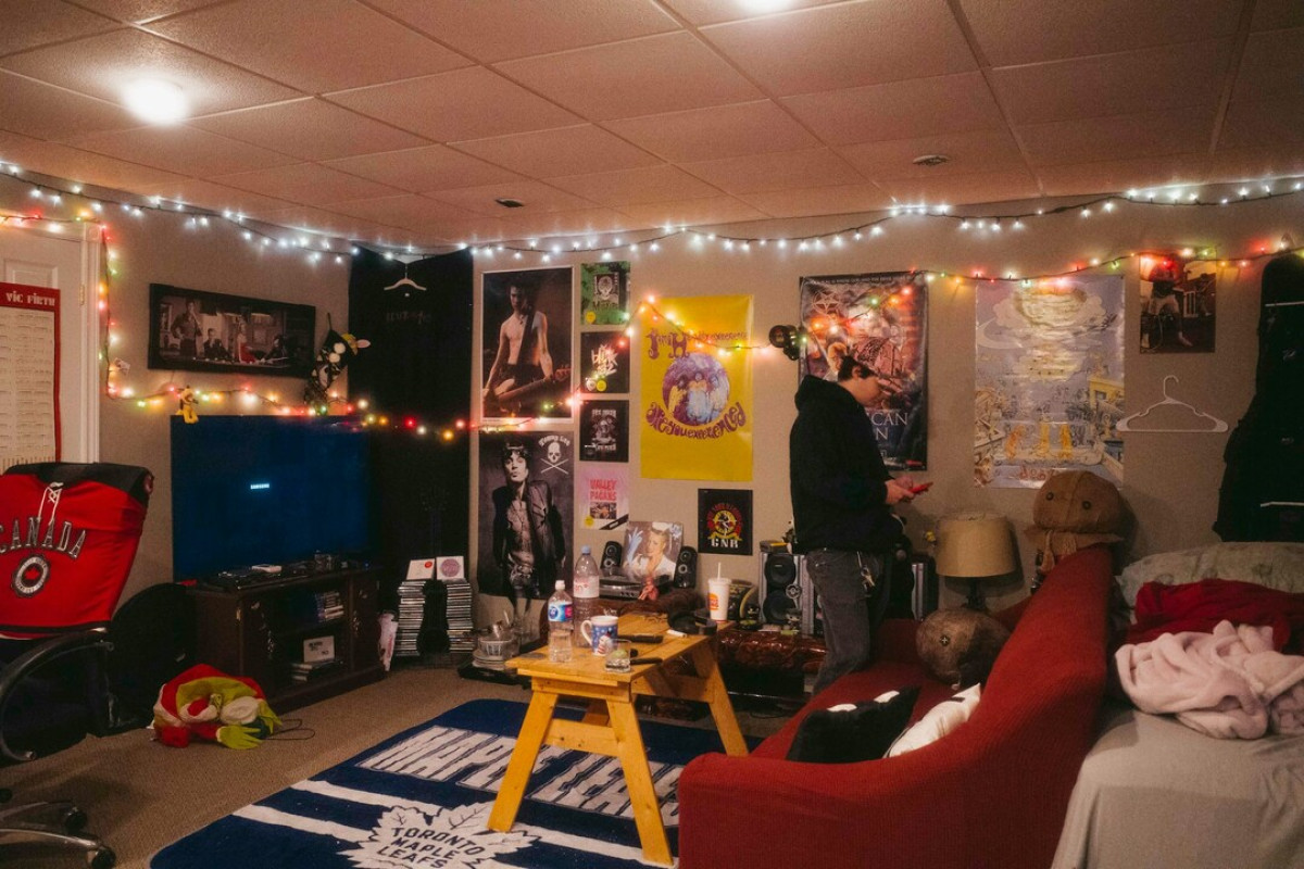 Όμορφες ιδέες για να εντάξεις αφίσες ταινιών (και όχι μόνο) στο φοιτητικό σου σπίτι με stylish χαρακτήρα