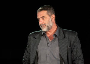 Βασίλης Μπισμπίκης: «Είμαι ο εαυτός μου και βγαίνει προς τα έξω. Μαζεύομαι μόνο για τους ανθρώπους στον στενό μου κύκλο»