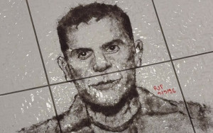 Gio Barber: Ο viral κομμωτής από τη Σκιάθο «ζωγράφισε» τον Γιώργο Μαζωνάκη με τρίχες για να του πει αντίο