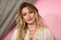 Paris Jackson: Oι σπάνιες αποκαλύψεις της για τους παλιούς εθισμούς της