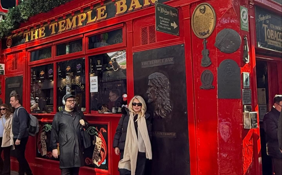 Ελένη Μενεγάκη: Τουρίστρια στο Δουβλίνο