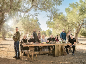 Η γη της ελιάς spoiler: Με... γάμους θα κλείσει η σειρά - Οι φωτογραφίες και τα βίντεο από τα γυρίσματα