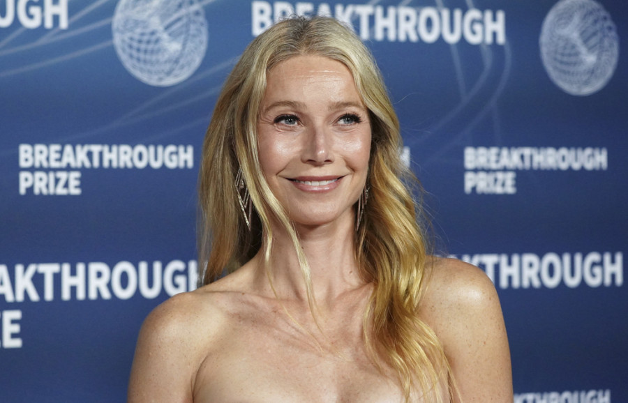 Half-moon manicure: Η Gwyneth Paltrow σηματοδοτεί την επιστροφή μιας ρετρό τάσης
