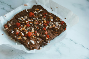 Date bark: Το νέο trendy γλυκό με μόνο 4 υλικά