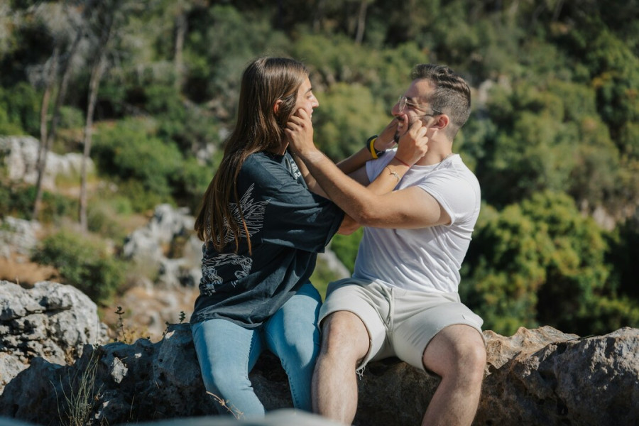 Σε γουστάρει ο/η κολλητός/ή σου; 5+1 λόγοι που καλύτερα να μην μπλέξεις
