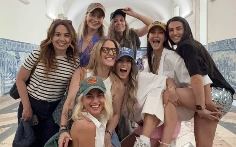 Οικονομάκου: Η πρώτη μέρα του bachelorette είχε πολλές βόλτες με αμαξάκια, κρασί και νυχτερινή κρουαζιέρα