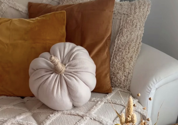 DIY: Πώς να φτιάξετε μια υφασμάτινη κολοκύθα σε 5 λεπτά