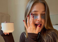 Το micellar water είναι βασικό προϊόν για το ευαίσθητο δέρμα για κάποιον λόγο - Δείτε τον σωστό τρόπο χρήσης του