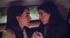 'Αγιος Έρωτας: Όλα μαθαίνονται για την Ελένη και την Άννα και κανείς δεν αντιδράει καλά