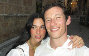 Dua Lipa - Callum Turner: Οι πρώτες φήμες για την τοποθεσία και την ημερομηνία του γάμου τους