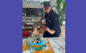 Jean-Claude Van Damme: Όταν είσαι ο Van Damme, δεν φυσάς τα κεράκια σου. Τα εξουδετερώνεις!