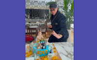 Jean-Claude Van Damme: Όταν είσαι ο Van Damme, δεν φυσάς τα κεράκια σου. Τα εξουδετερώνεις!