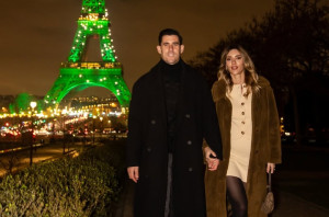 Γαρυφαλιά Καληφώνη: Θα γίνει θεία! Το υπερηχογράφημα με φόντο τον Πύργο του Άιφελ και η πρόταση γάμου στην αδελφή της