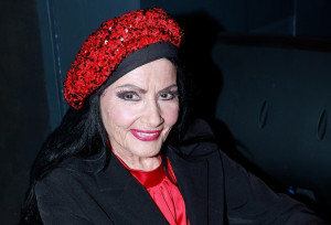 Ζωζώ Σαπουντζάκη: Τι είχε συμφωνήσει με τον Πύρρο Αναγνωστόπουλο, πότε θα ενημερωθεί για τον θάνατό του και ποιος θα έχει την επιμέλειά της