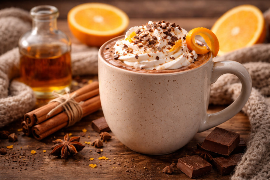 Ζεστό κακάο με λικέρ πορτοκαλιού: Το απόλυτο cozy ρόφημα