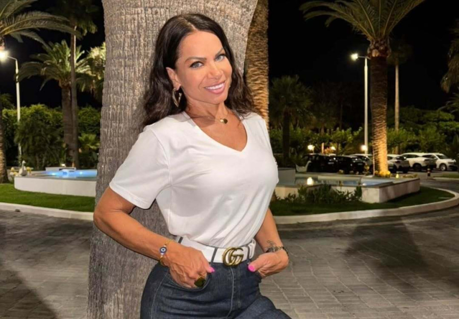 Έλλη Αγγελιδάκη: Σε παραλία του Ρεθύμνου με hot μπικίνι και διάθεση που φωνάζει ότι age is just a number
