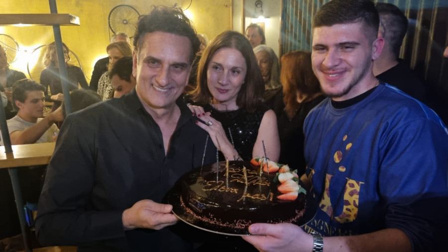 Ψαρράς-Καρακούλη: Ο τρόπος που της ευχήθηκε για τα γενέθλιά της στο κοινό τους πάρτι είναι ξεκάθαρο #Couplegoals (Αποκλειστικό Video-Photos)