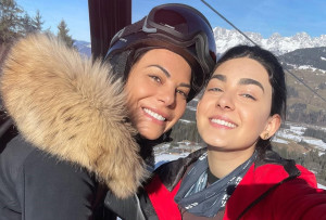 Εύη Βατίδου: Το άλμπουμ με τις παιδικές φωτογραφίες της κόρης της (όσο περιμένει την πρόσκληση για το πάρτι της)