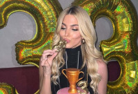 Βάλια Χατζηθεοδώρου: Ο στρίπερ που «εισέβαλε» στο πάρτι γενεθλίων της και της χόρεψε… προκαλώντας χαμό!