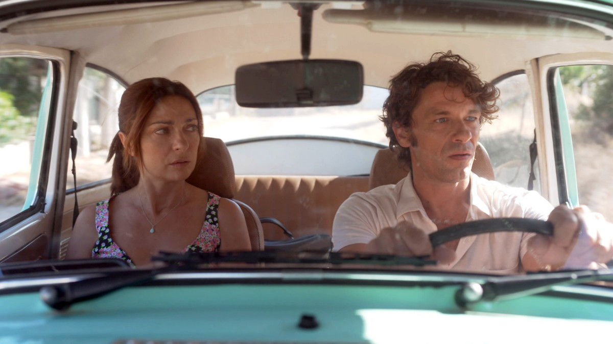 Ηλέκτρα: Τι θα δούμε στο αποψινό επεισόδιο; Το επικηρυγμένο ζευγάρι ψάχνει καταφύγιο