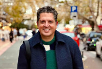 Πουλόπουλος: Γιατί θεωρεί τον Akyla δυνατό χαρτί για την Eurovision και το κοινό σημείο που εντοπίζει με τη Φουρέιρα