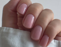 Τα Rose Nails είναι η πιο κομψή τάση του καλοκαιριού 2025