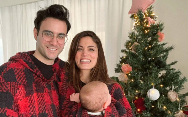 Μαίρη Συνατσάκη: Χριστούγεννα με αντιπυρετικά, αγκαλιές και νυχτερινές παρηγοριές . 40,1 ανέβασε η Ολίβια