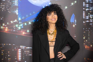 Μαρία Σολωμού: «Αν έμενα με έναν άντρα 10 χρόνια θα είχα κρεμαστεί απ' το ταβάνι. Το έχω προσπαθήσει, μόνο που δεν τρελάθηκα!»