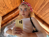 Το εξώφυλλο της Sabrina Carpenter στη Vogue σηματοδοτεί την επιστροφή του διπλού eyeliner